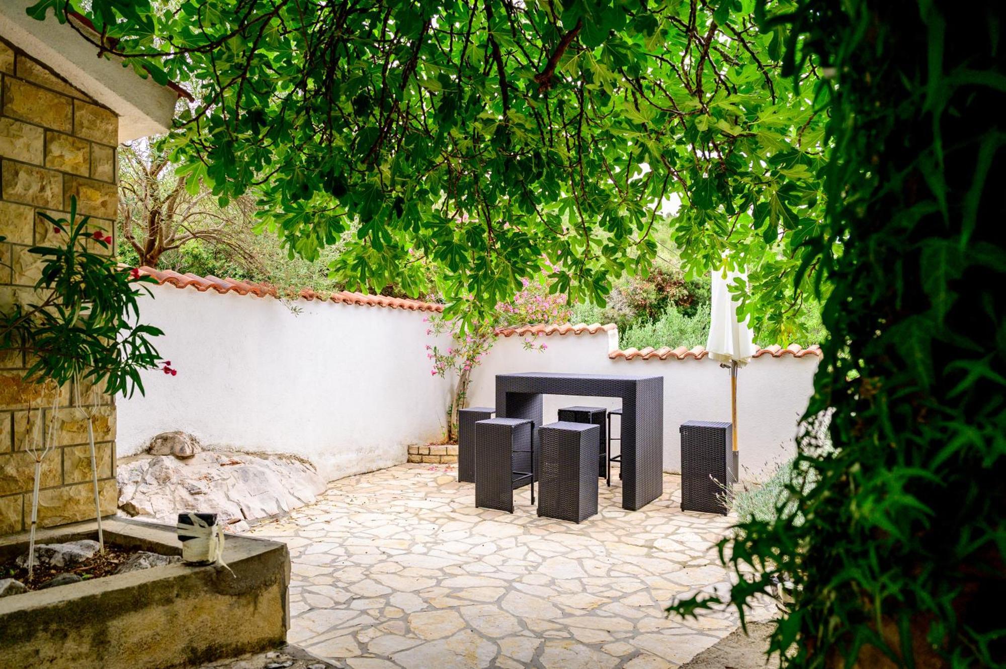 Villa I Karma Tisno Buitenkant foto