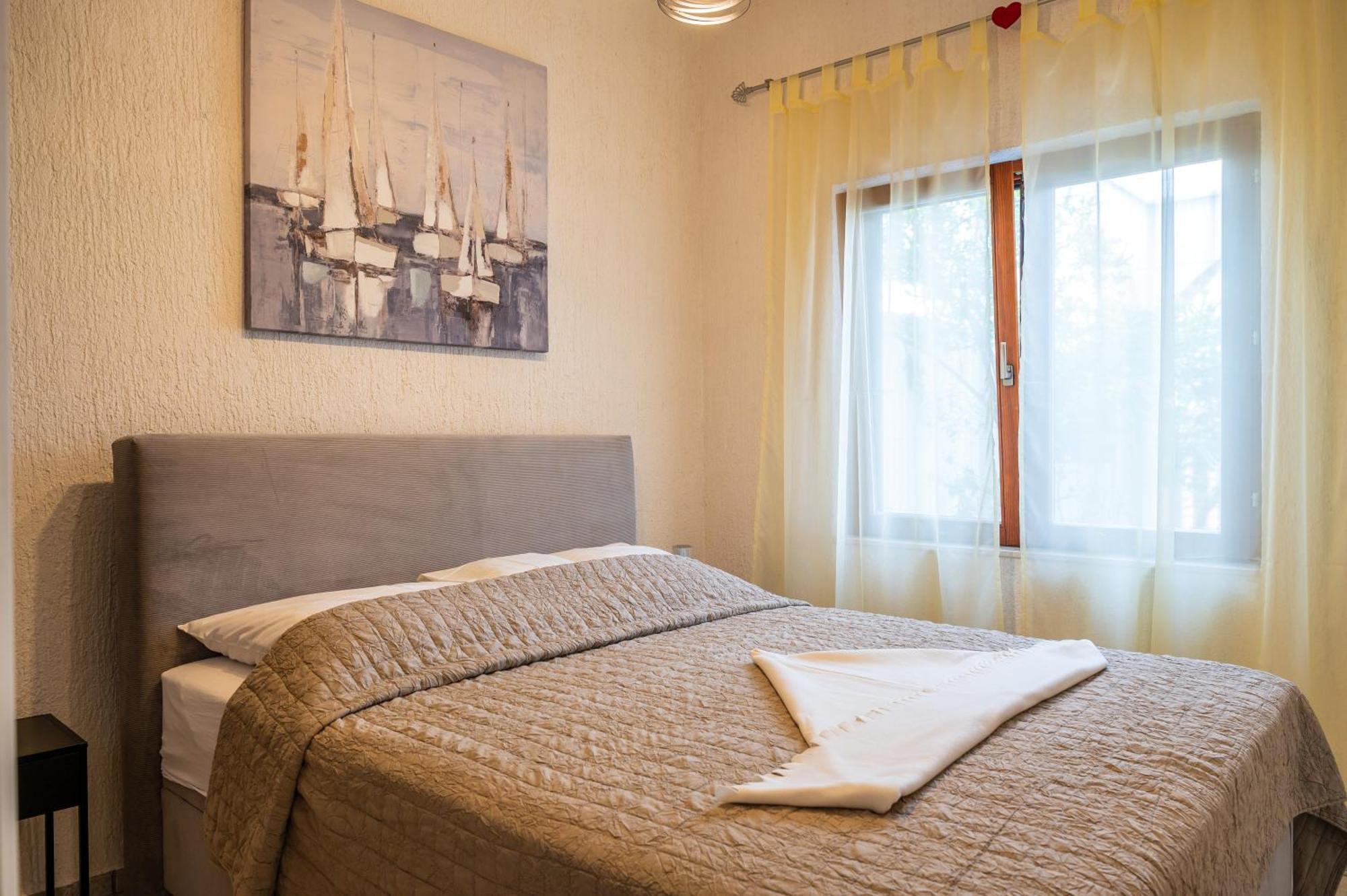 Villa I Karma Tisno Buitenkant foto