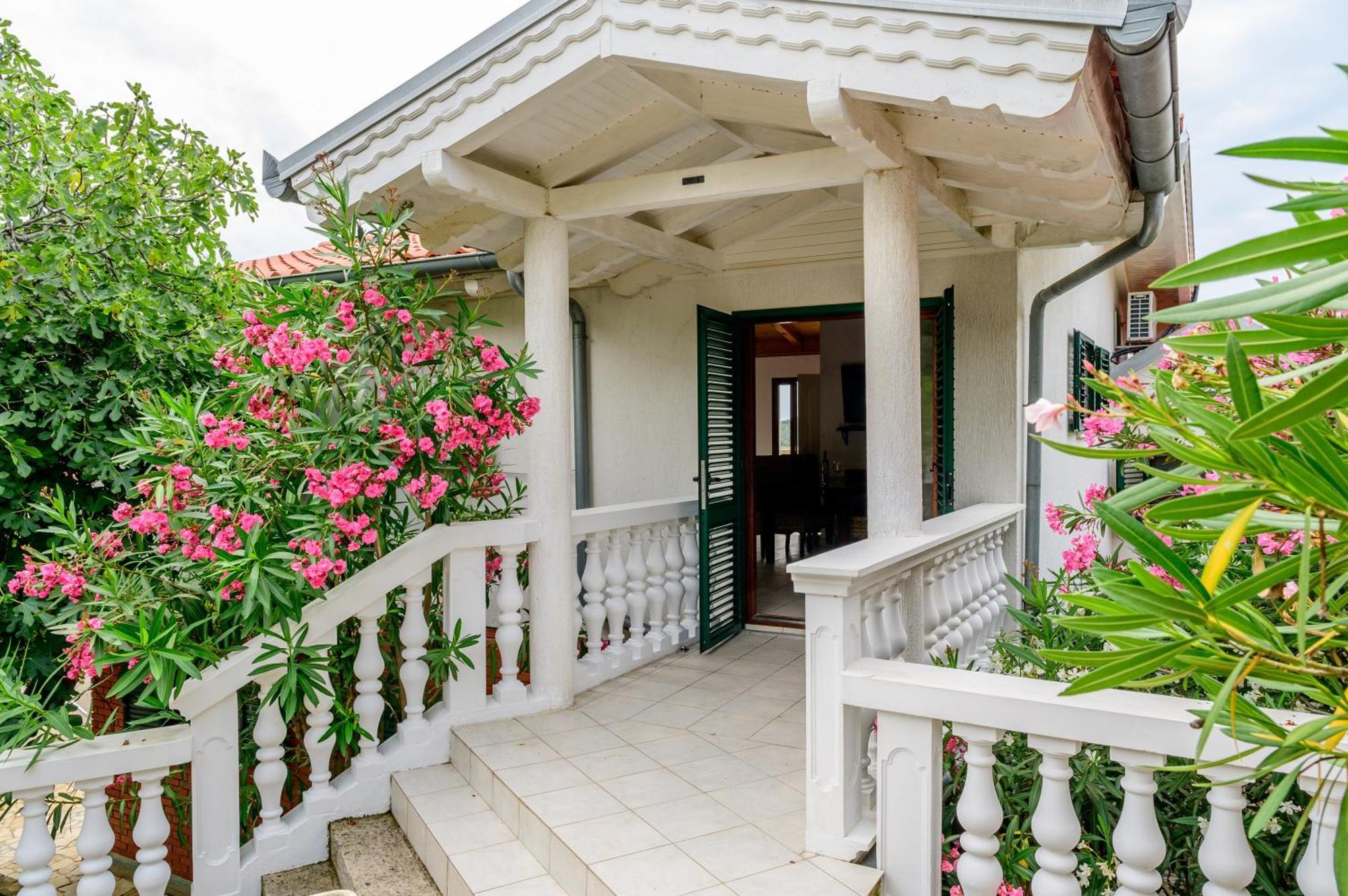 Villa I Karma Tisno Buitenkant foto