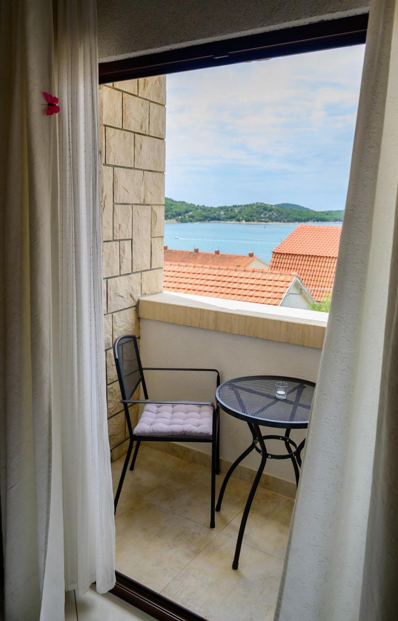 Villa I Karma Tisno Buitenkant foto