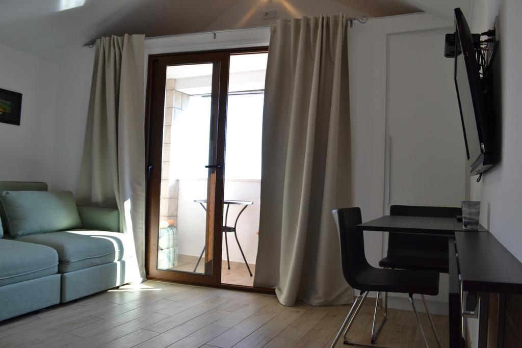 Villa I Karma Tisno Buitenkant foto