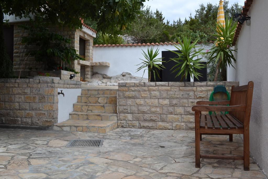 Villa I Karma Tisno Buitenkant foto
